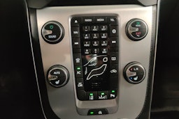 Valkoinen Volvo V40 2015 kuva 15.