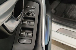 Valkoinen Volvo V40 2015 kuva 21.