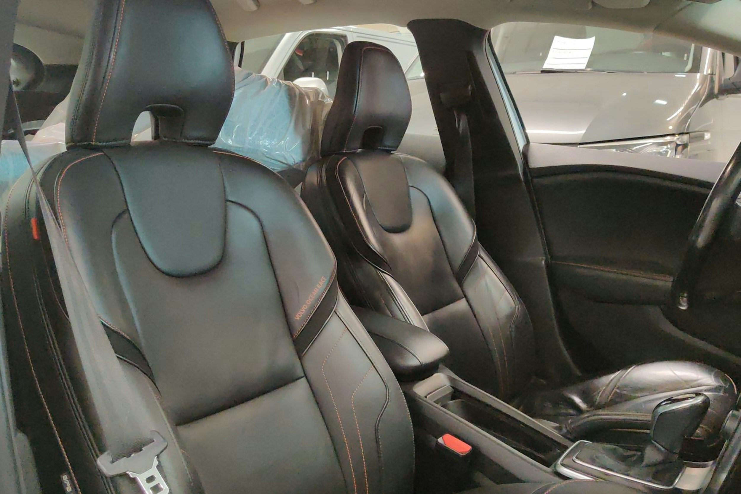 Valkoinen Volvo V40 2015 kuva 22.