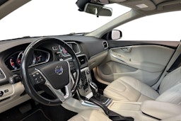 sininen Volvo V40 2015 kuva 3.