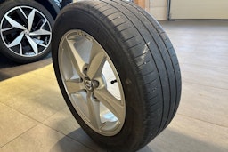 valkoinen Volvo V40 2015 kuva 18.