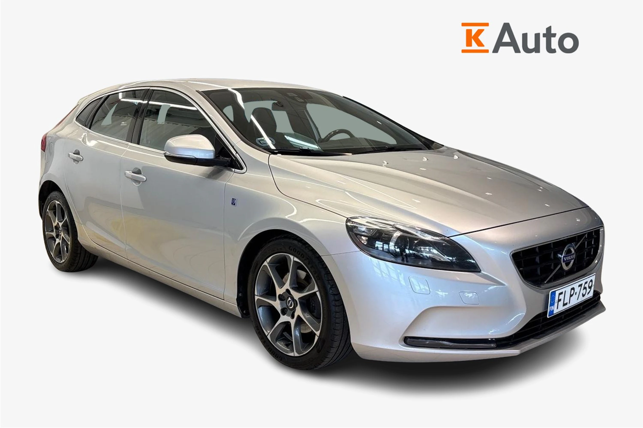 Harmaa Volvo V40 2015 kuva 1.