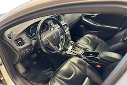Harmaa Volvo V40 2015 kuva 8.
