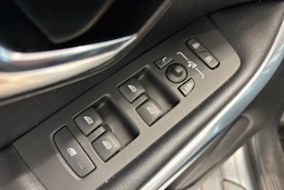 Harmaa Volvo V40 2015 kuva 23.