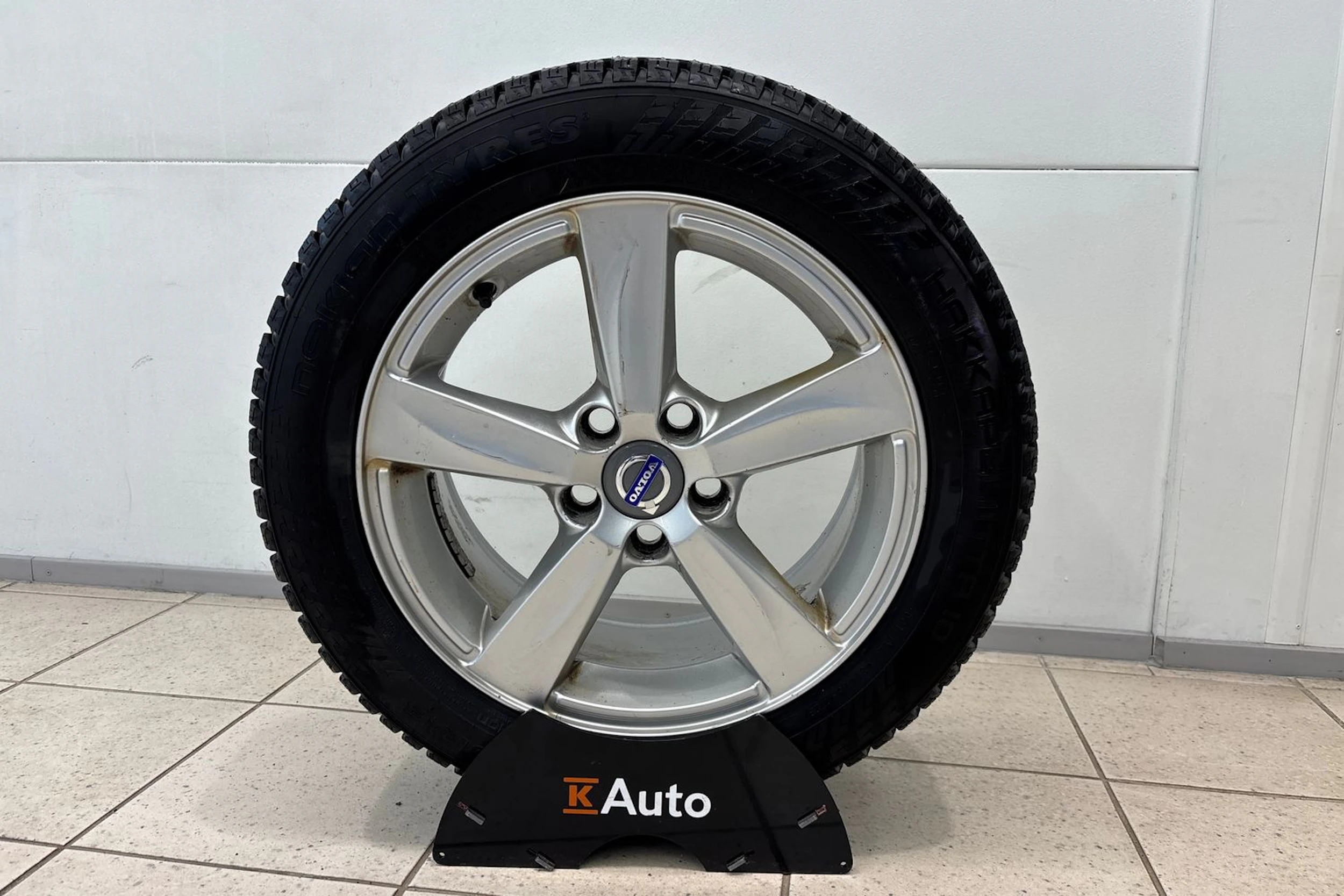 Harmaa Volvo V40 2015 kuva 25.