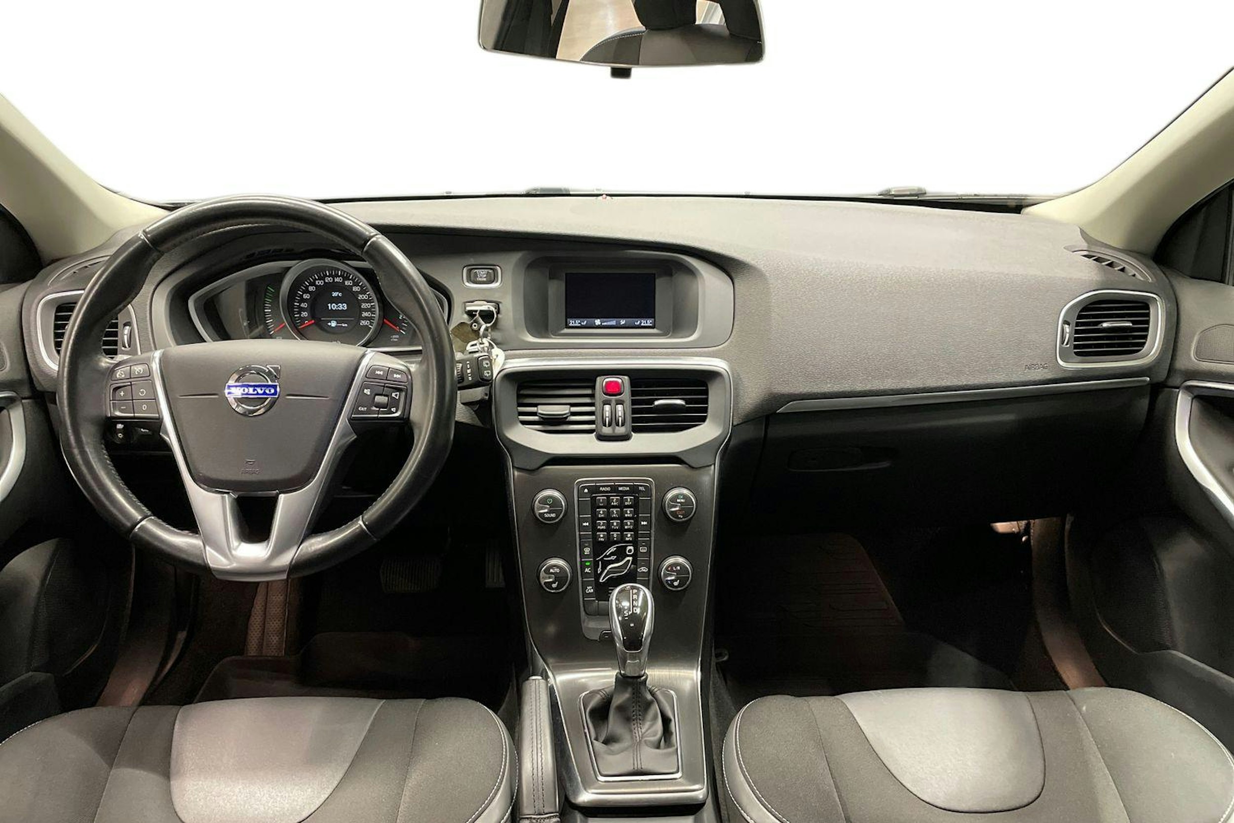 Harmaa Volvo V40 2015 kuva 9.