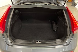 Harmaa Volvo V40 2015 kuva 14.