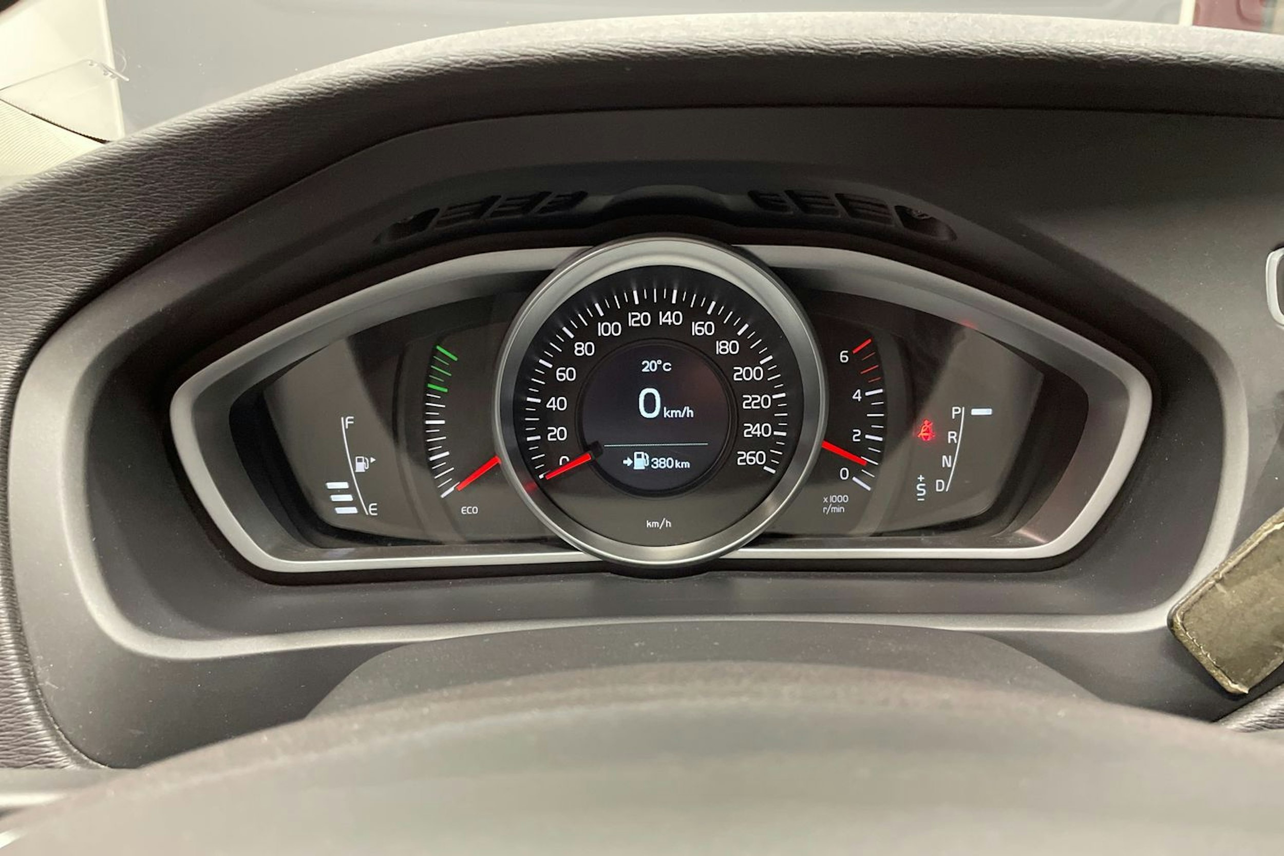 Harmaa Volvo V40 2015 kuva 15.
