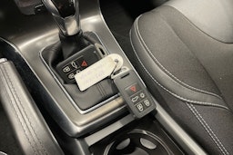 Harmaa Volvo V40 2015 kuva 18.