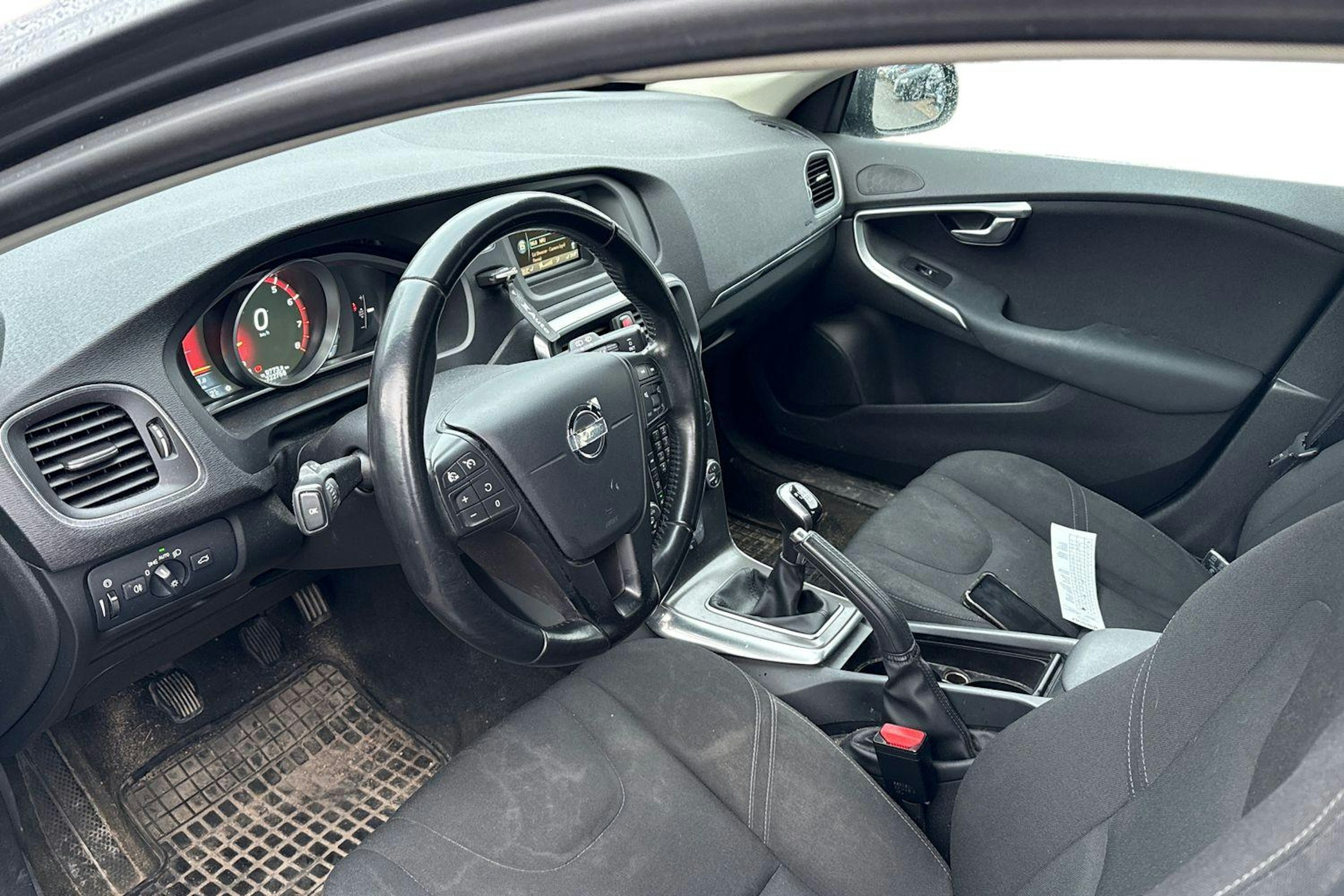 harmaa Volvo V40 2015 kuva 3.
