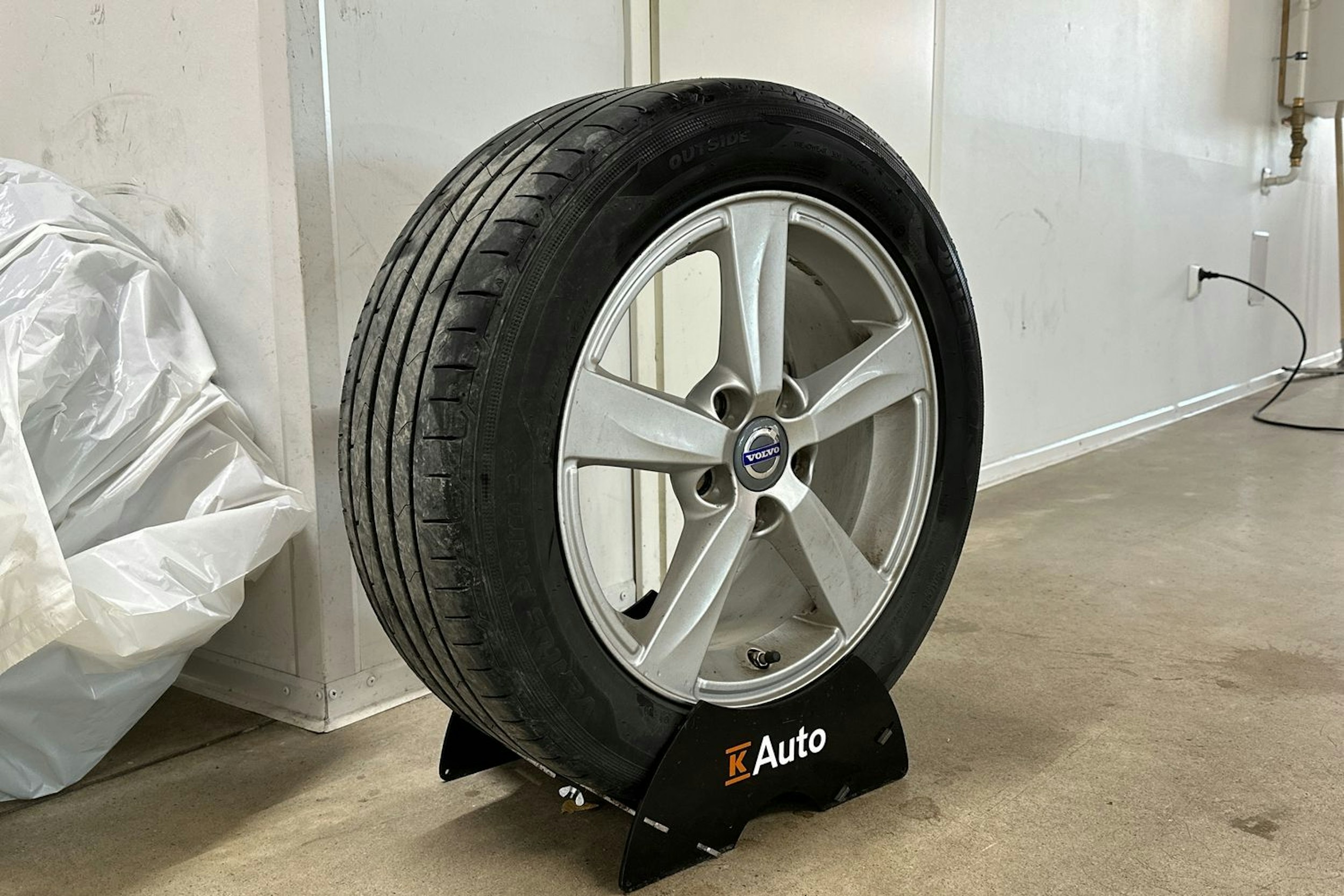 musta Volvo V40 2015 kuva 10.