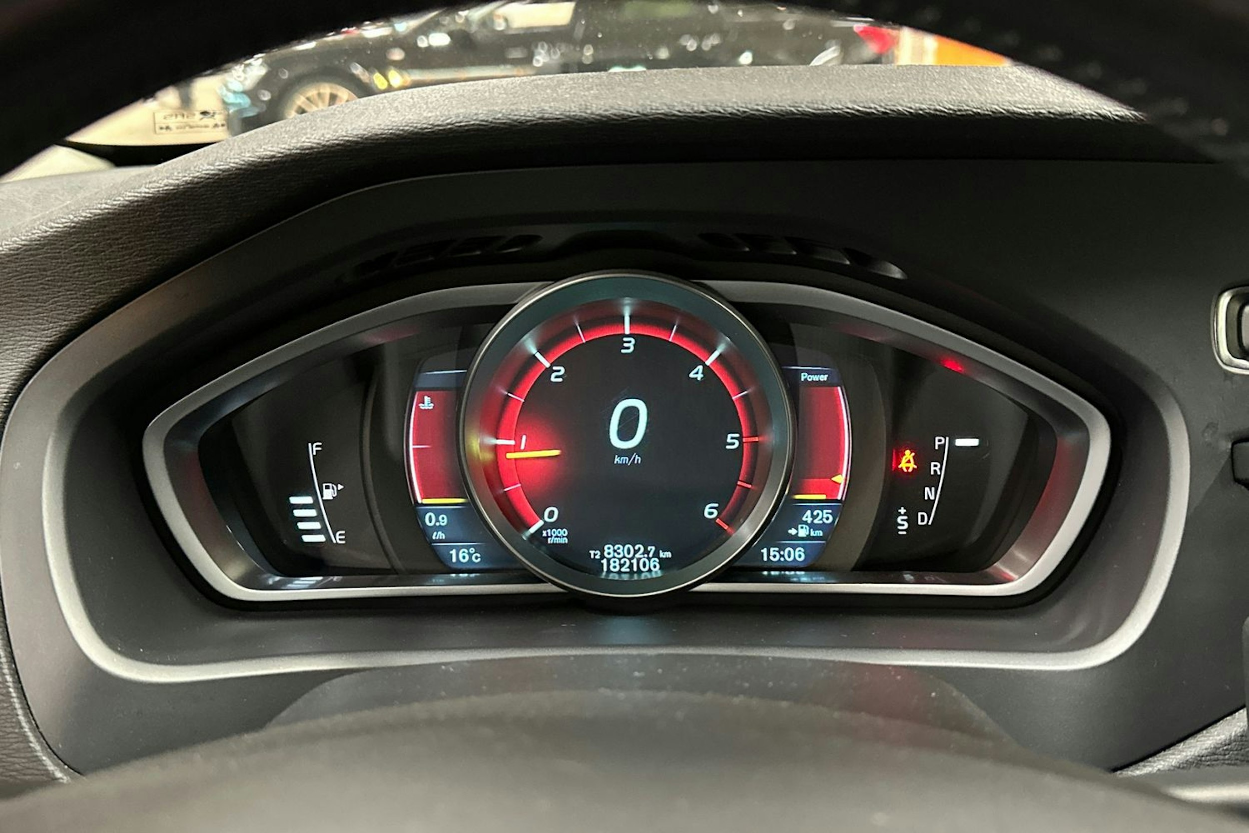 musta Volvo V40 2015 kuva 16.