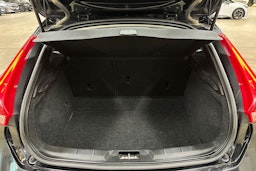 musta Volvo V40 2015 kuva 22.