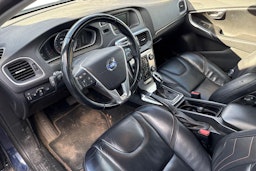 Sininen Volvo V40 2015 kuva 3.
