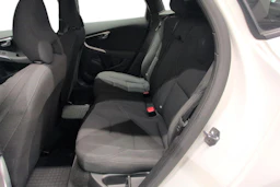 valkoinen Volvo V40 2015 kuva 8.