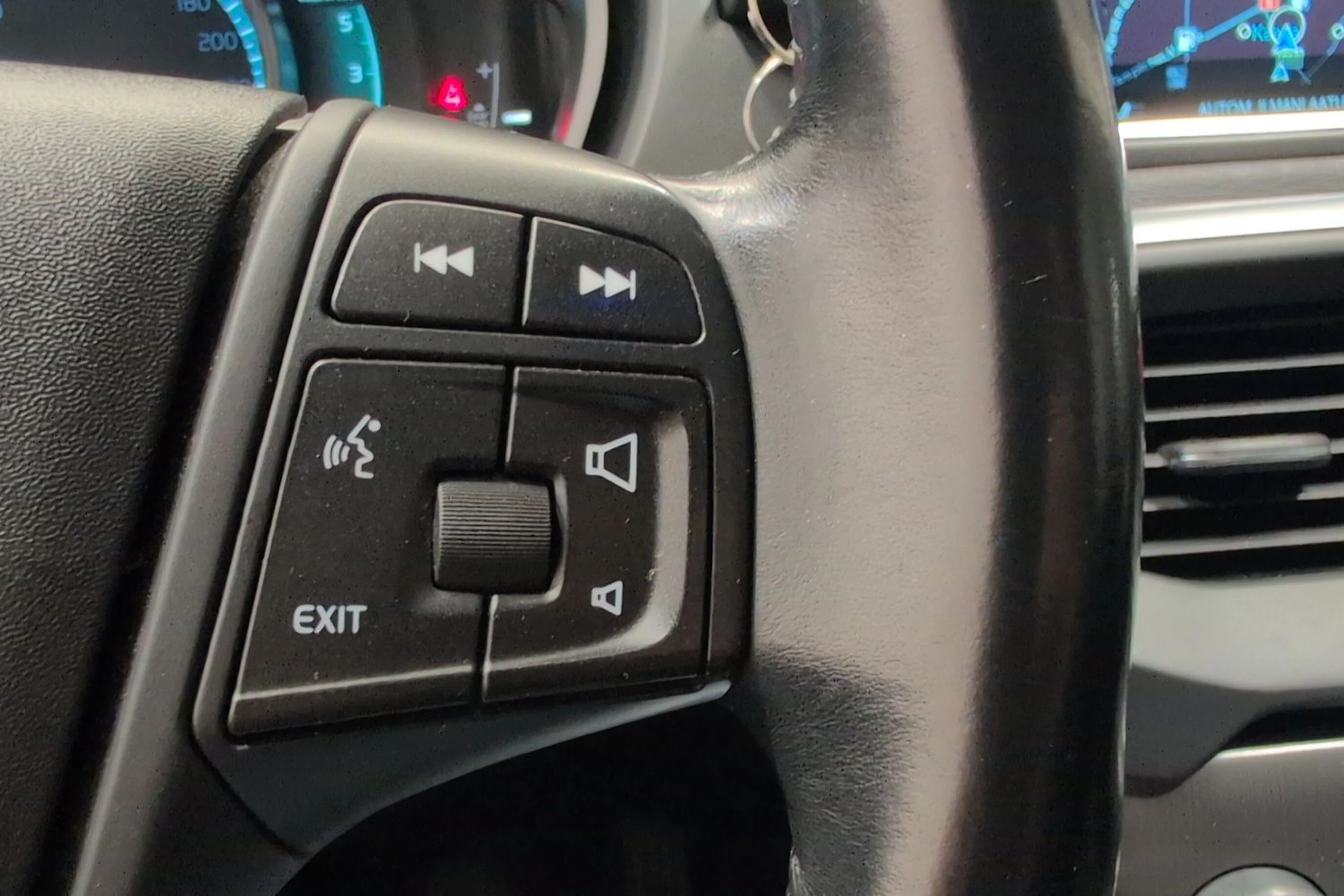 valkoinen Volvo V40 2015 kuva 17.