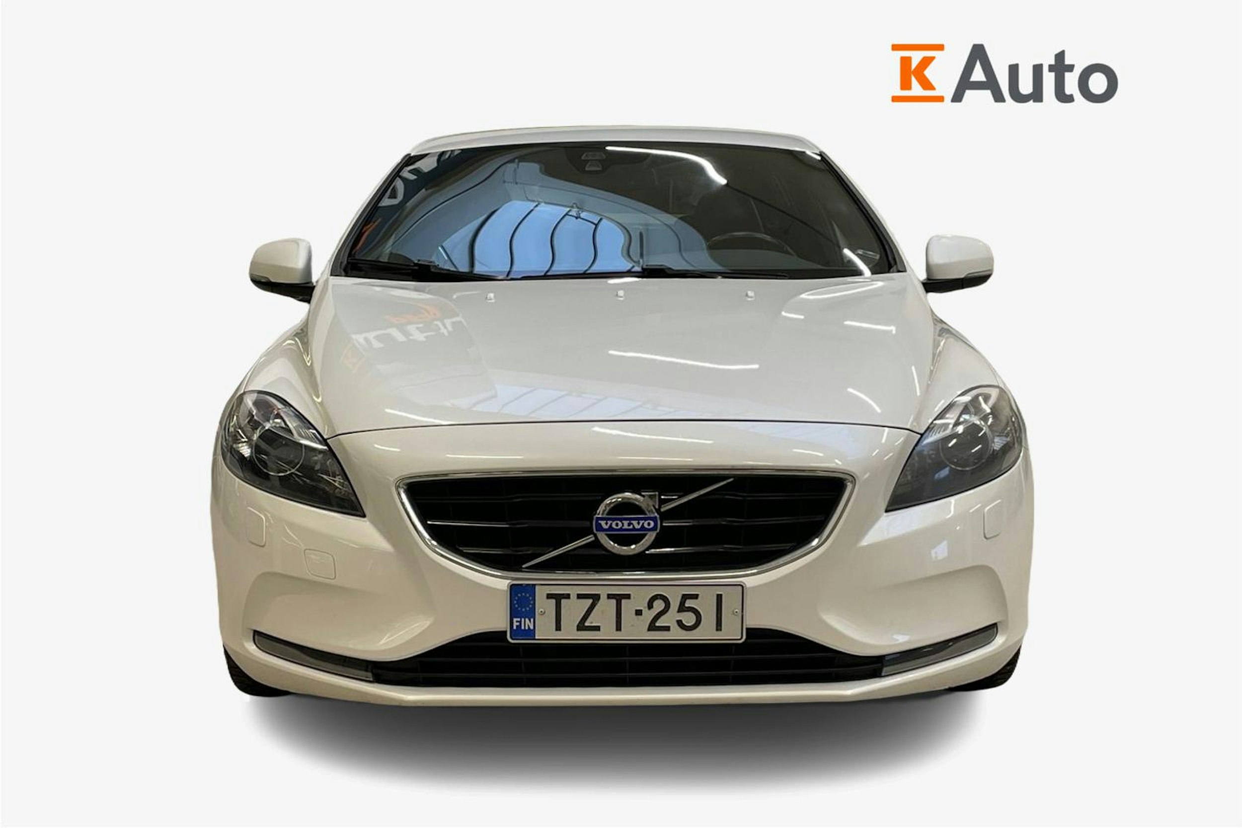 valkoinen Volvo V40 2015 kuva 4.