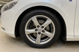 valkoinen Volvo V40 2015 kuva 9.