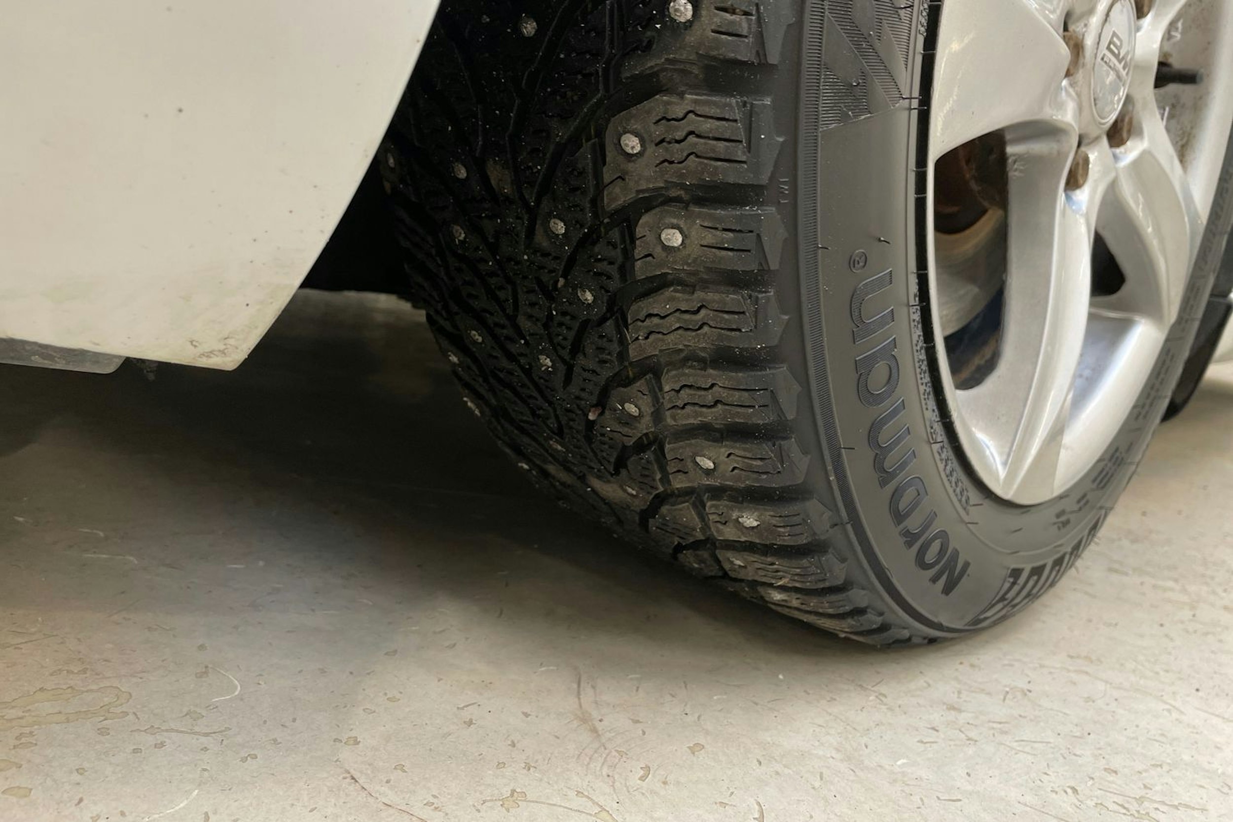 valkoinen Volvo V40 2015 kuva 10.