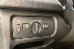 valkoinen Volvo V40 2015 kuva 17.