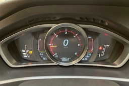 valkoinen Volvo V40 2015 kuva 19.