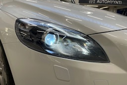 valkoinen Volvo V40 2015 kuva 25.