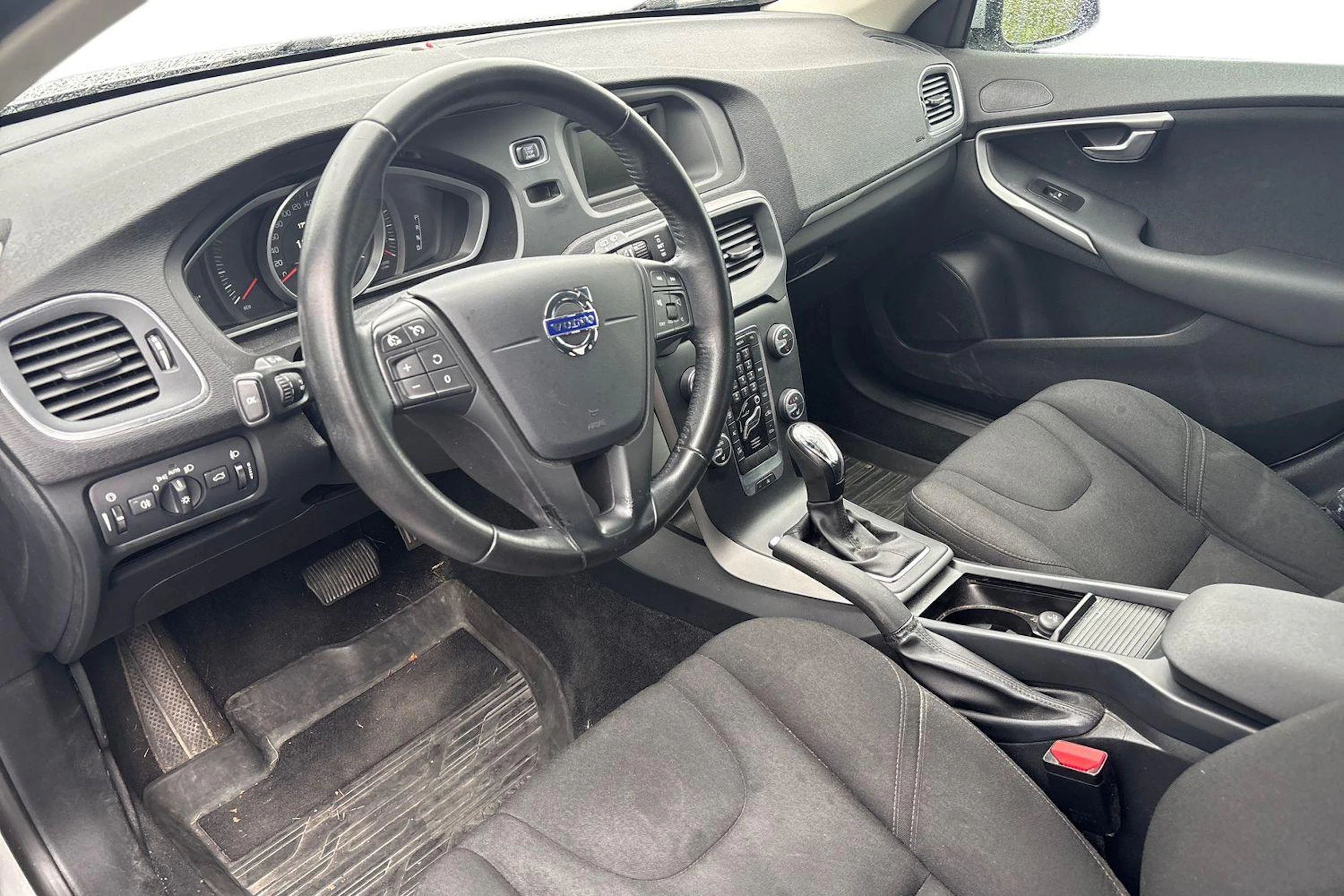 met. harmaa Volvo V40 2016 kuva 3.