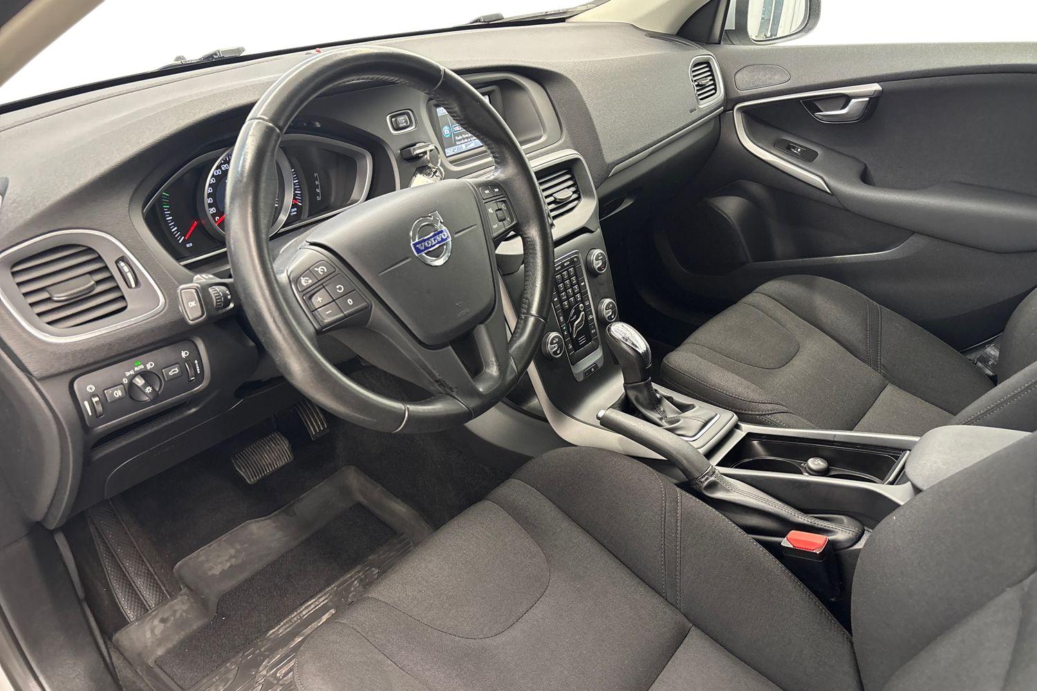 Volvo V40 T2 Kinetic aut 2016, photo 6/23