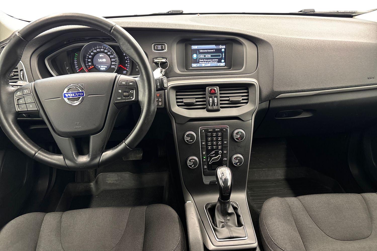 Volvo V40 T2 Kinetic aut 2016, photo 7/23