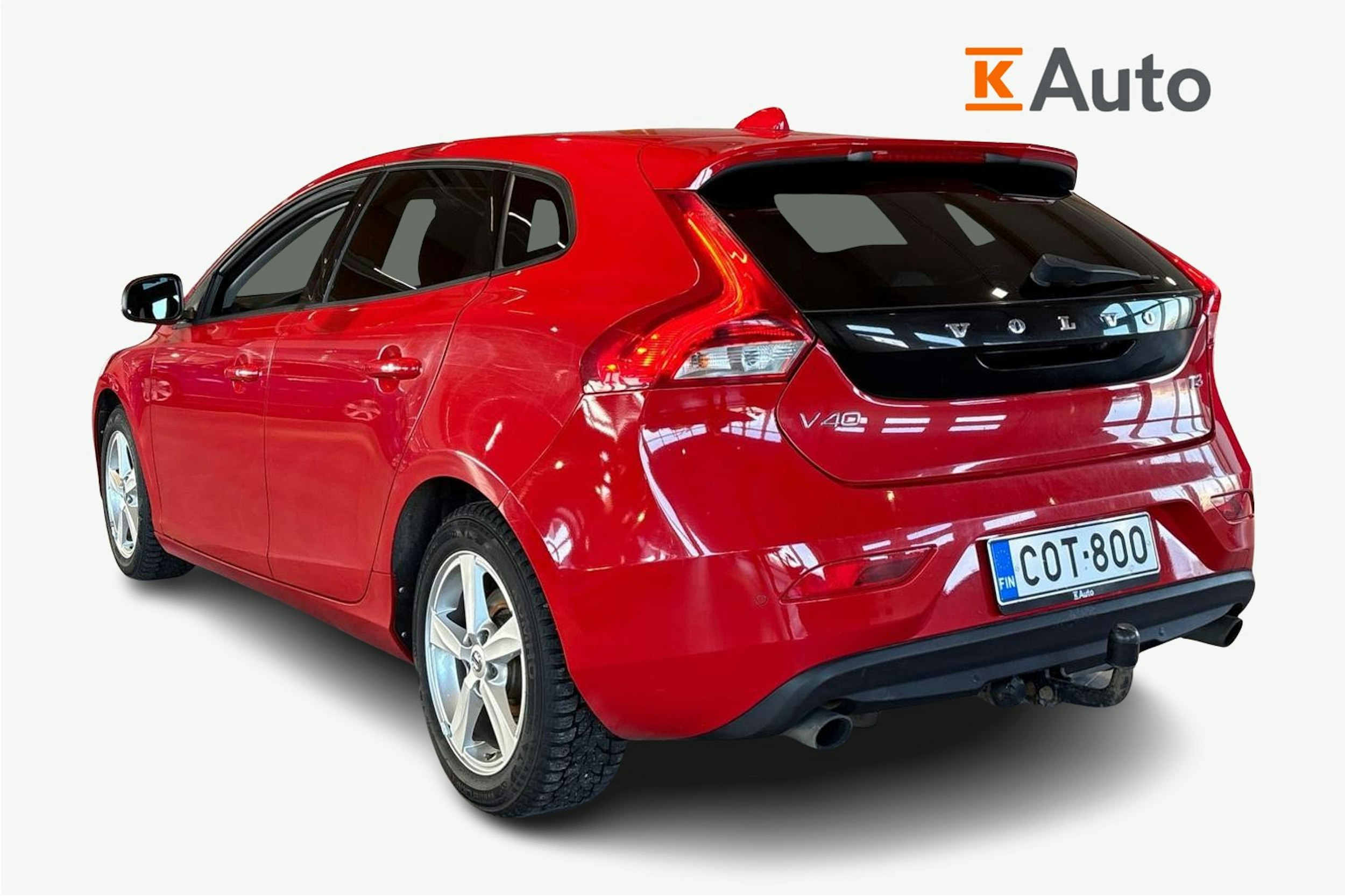 punainen Volvo V40 2017 kuva 2.