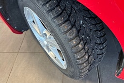 punainen Volvo V40 2017 kuva 10.