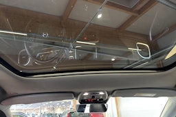 punainen Volvo V40 2017 kuva 11.