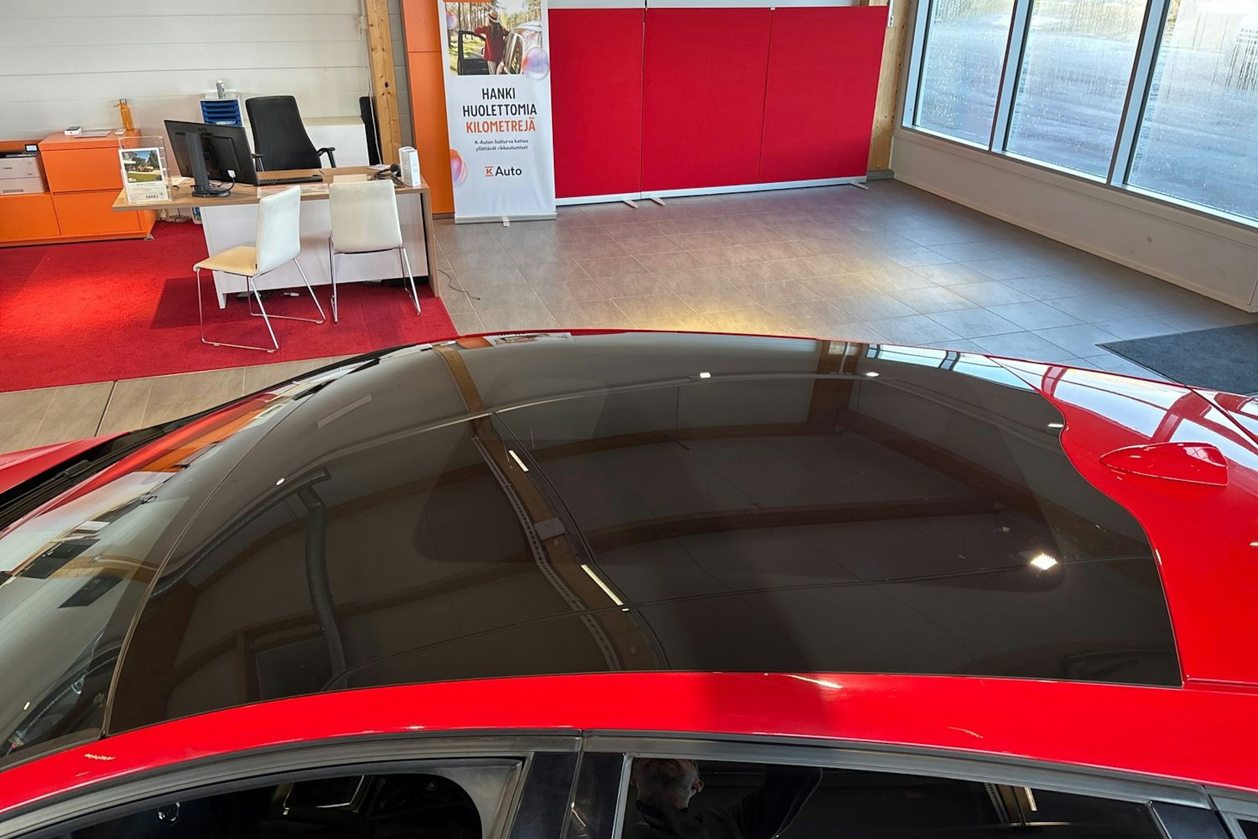 punainen Volvo V40 2017 kuva 12.