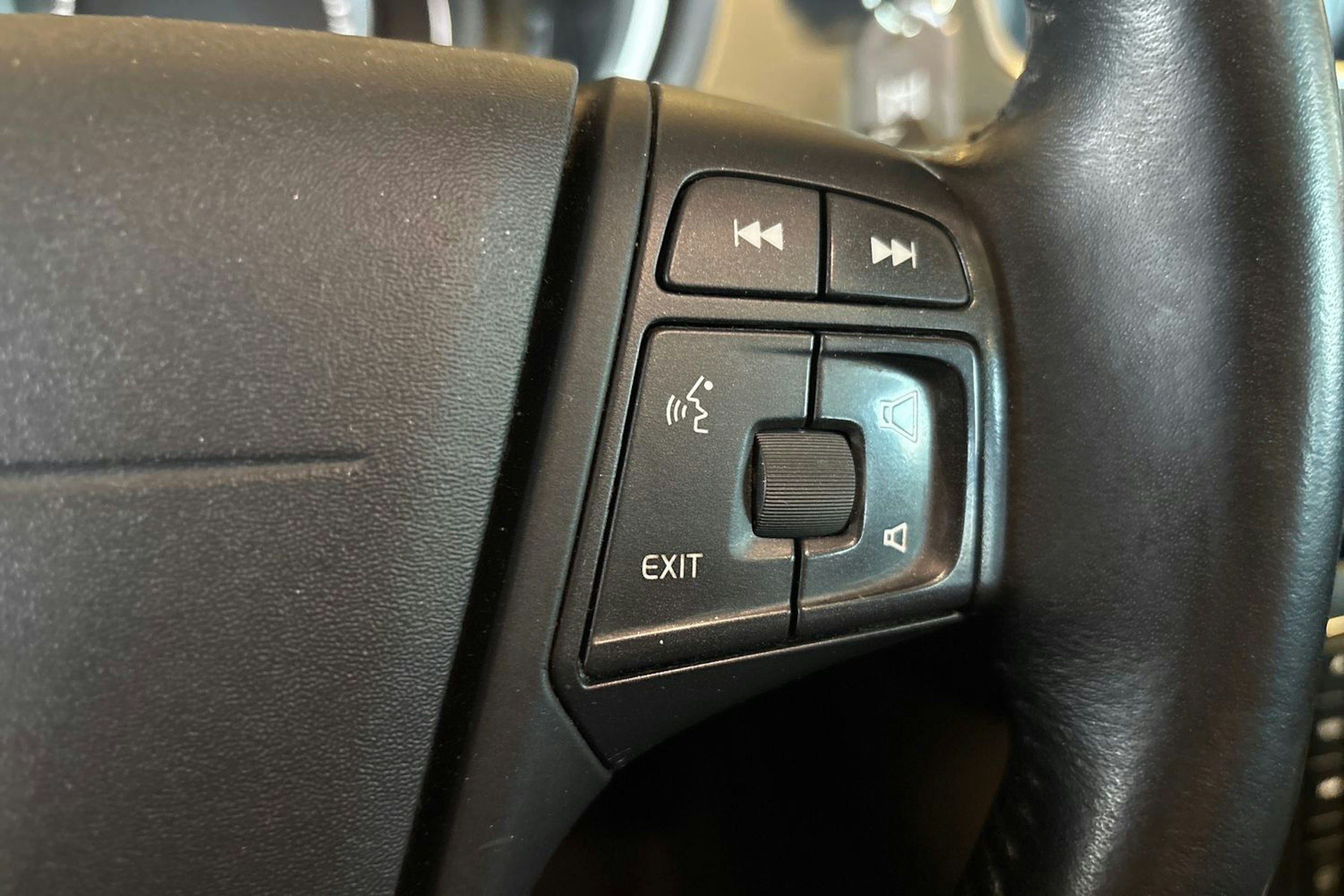 punainen Volvo V40 2017 kuva 17.