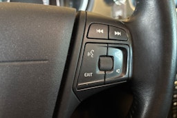 punainen Volvo V40 2017 kuva 17.