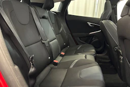 punainen Volvo V40 2016 kuva 10.