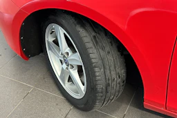 punainen Volvo V40 2016 kuva 24.