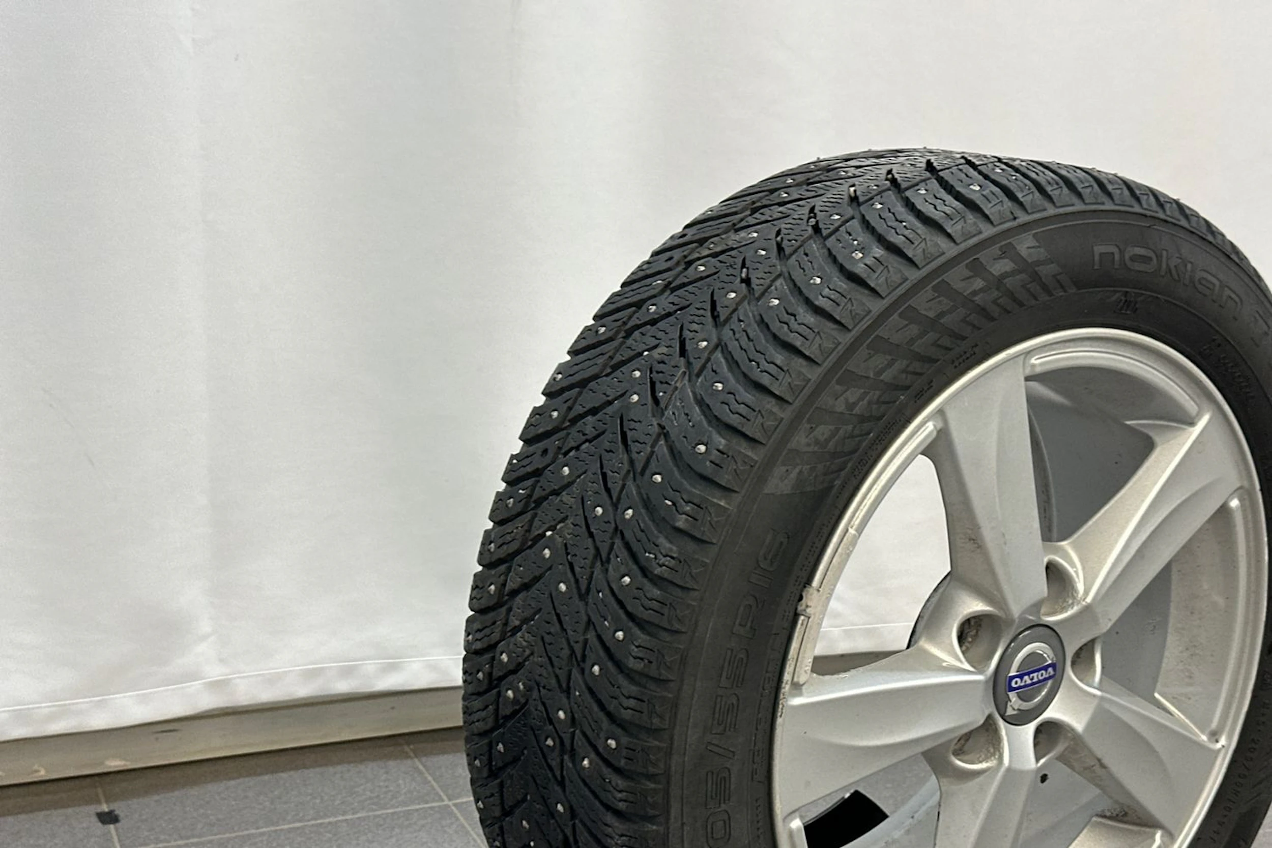punainen Volvo V40 2016 kuva 25.