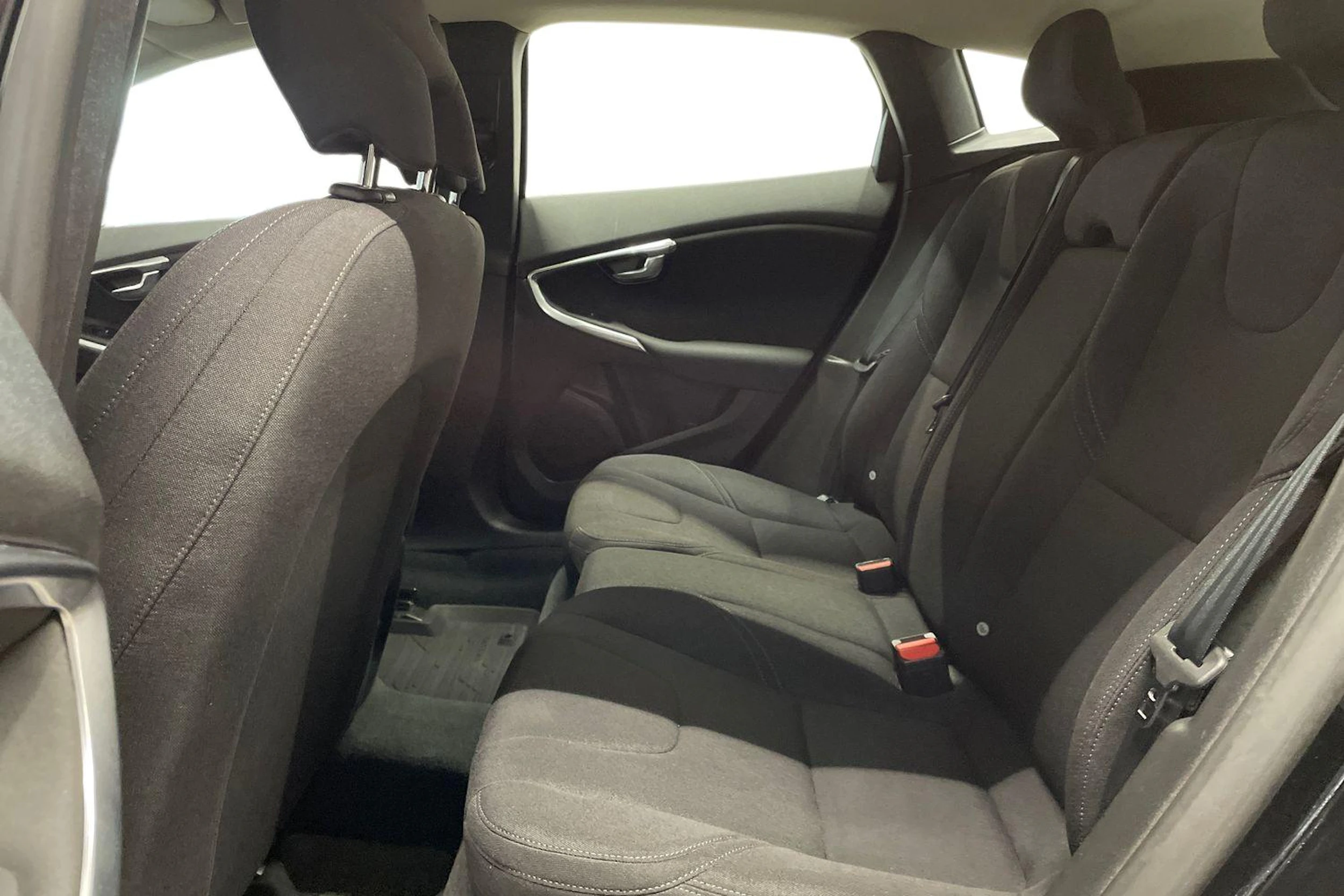 musta Volvo V40 2017 kuva 8.