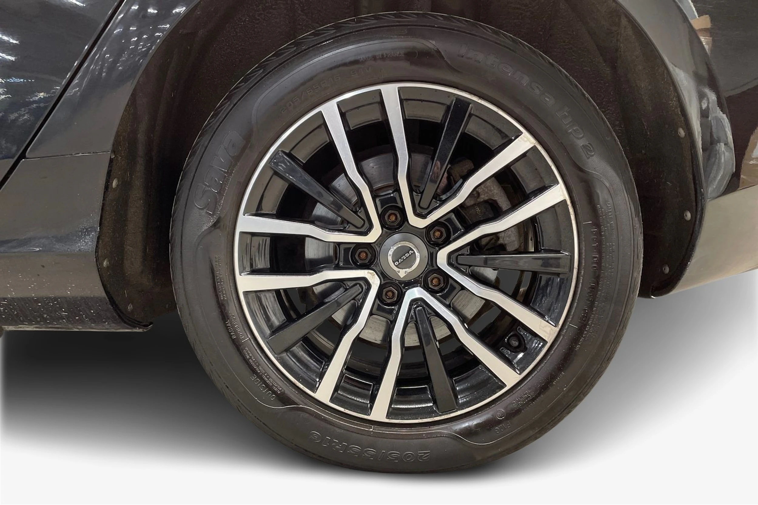 musta Volvo V40 2017 kuva 9.