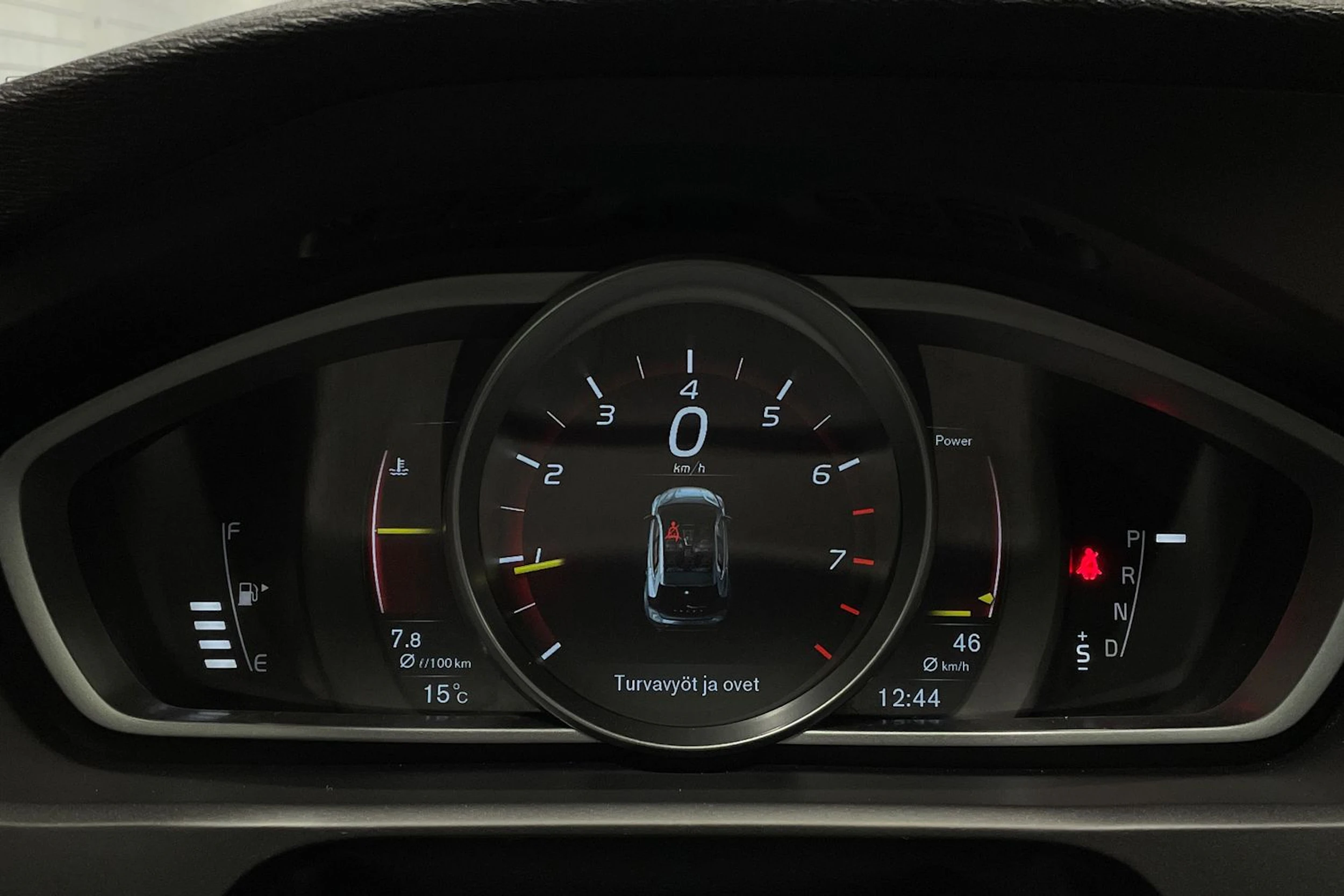 musta Volvo V40 2017 kuva 13.