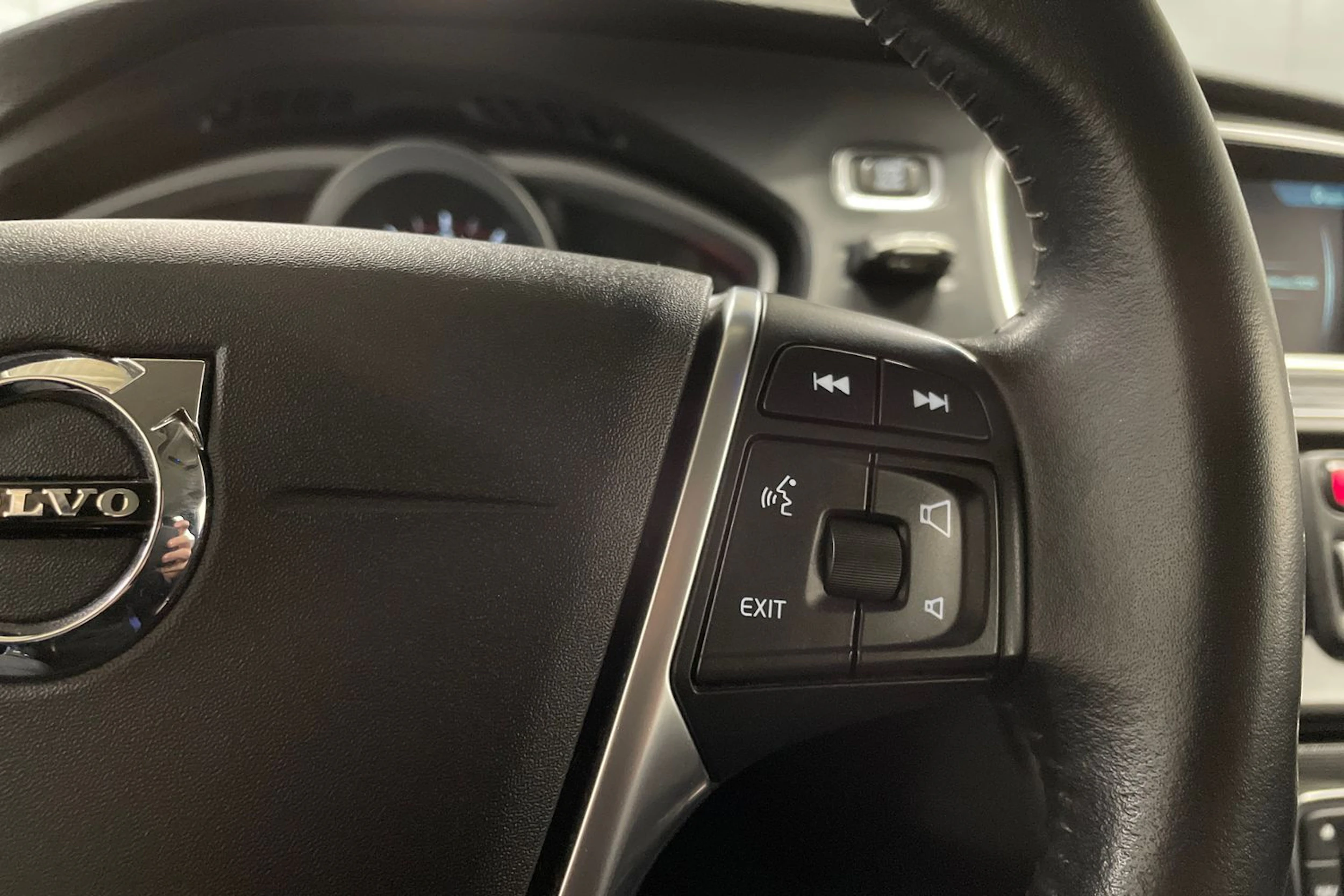 musta Volvo V40 2017 kuva 19.