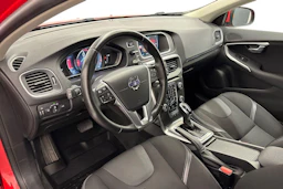 punainen Volvo V40 2016 kuva 8.