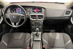 punainen Volvo V40 2016 kuva 9.