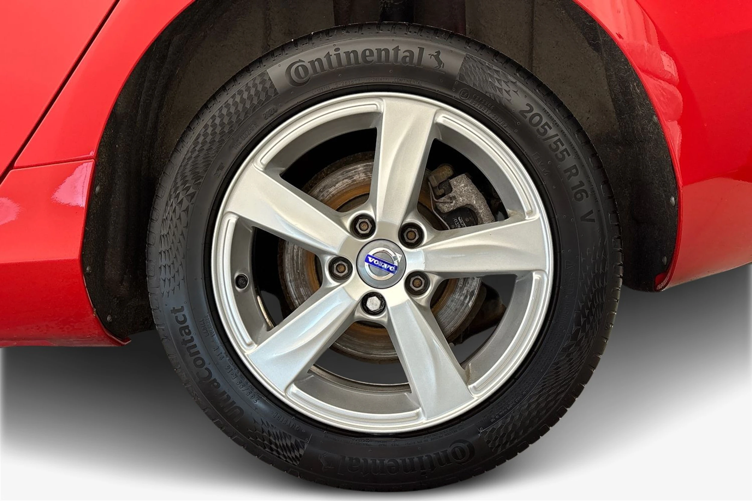 punainen Volvo V40 2016 kuva 12.