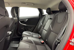 punainen Volvo V40 2016 kuva 15.