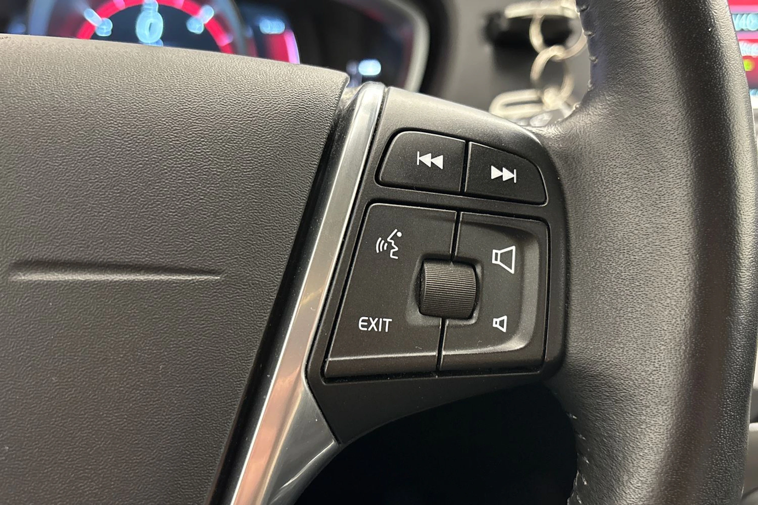 punainen Volvo V40 2016 kuva 18.