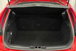 punainen Volvo V40 2016 kuva 24.