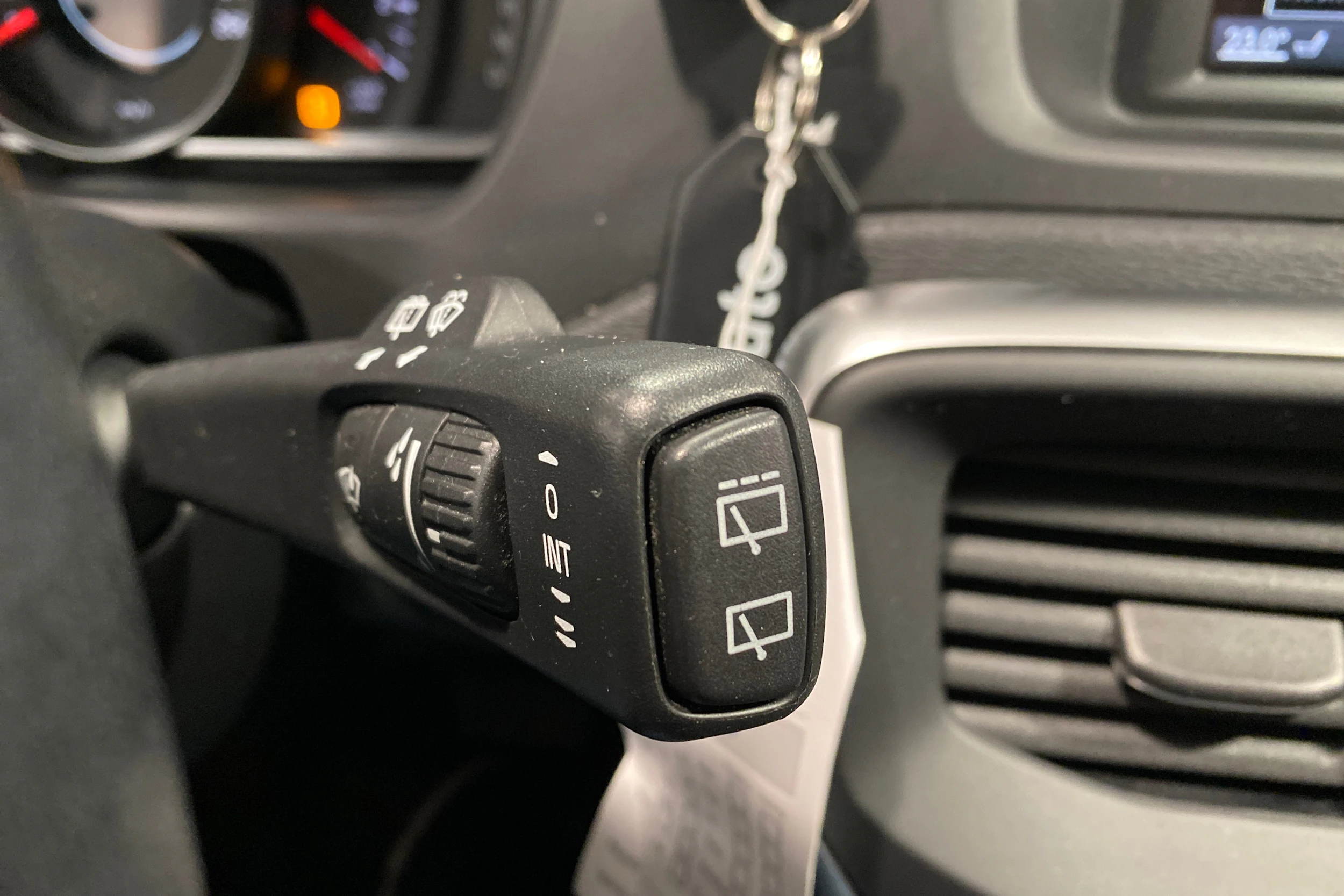 harmaa Volvo V40 2016 kuva 18.