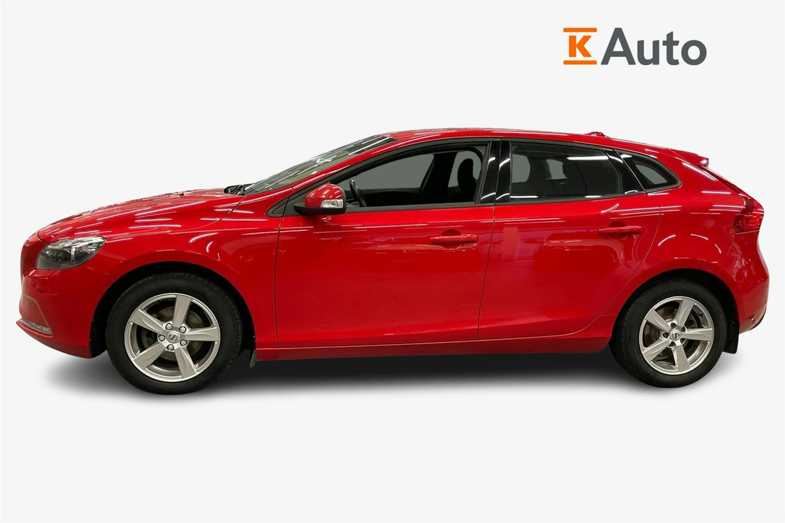 punainen Volvo V40 2016 kuva 6.